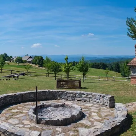 Chalet Ernest Zelezni With Hot Tub *