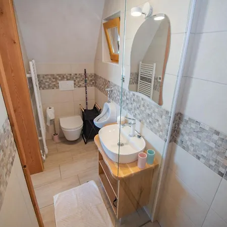 Chalet Ernest Zelezni With Hot Tub