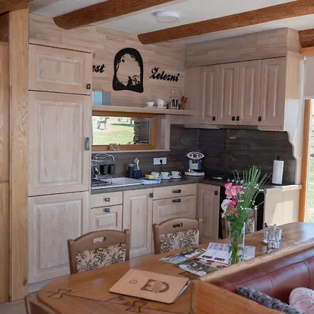 Chalet Ernest Zelezni With Hot Tub *