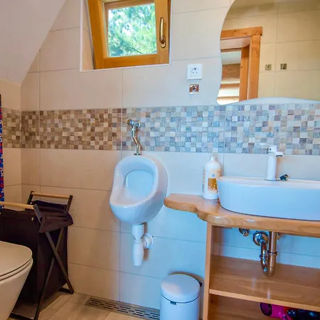 Ernest Zelezni With Hot Tub Ivancna Gorica