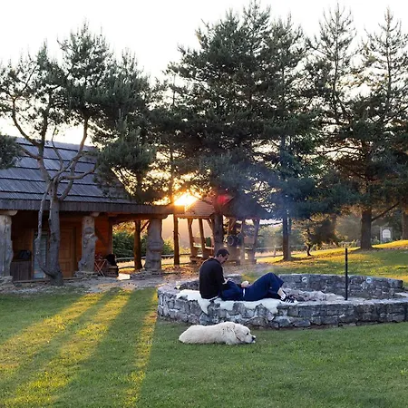 Ernest Zelezni With Hot Tub Chalet