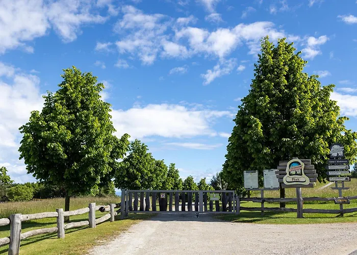 Ernest Zelezni With Hot Tub Шале *