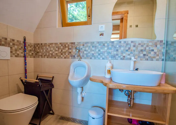 Ernest Zelezni With Hot Tub Ivančna Gorica