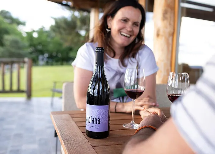 Ernest Zelezni With Hot Tub Alpesi faház Ivančna Gorica