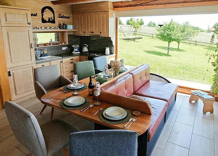 Alpesi faház Ernest Zelezni With Hot Tub *