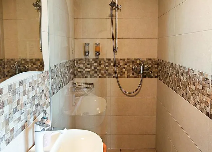 Ernest Zelezni With Hot Tub Ivančna Gorica