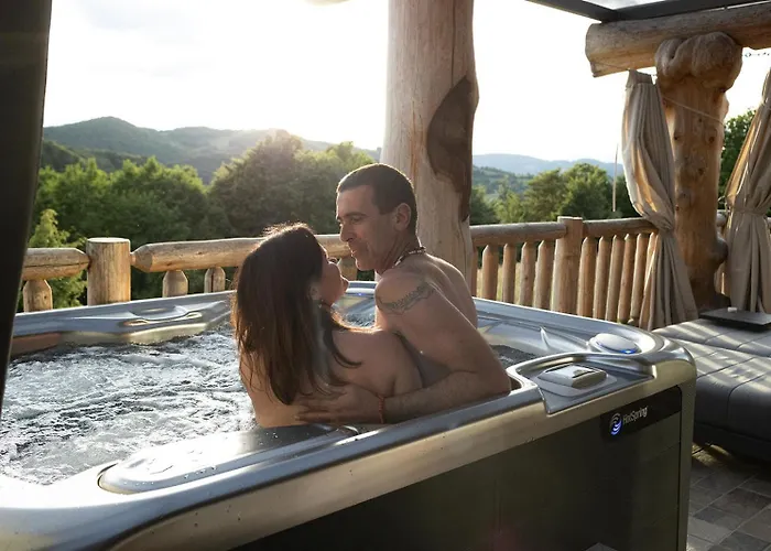 Шале Ernest Zelezni With Hot Tub *